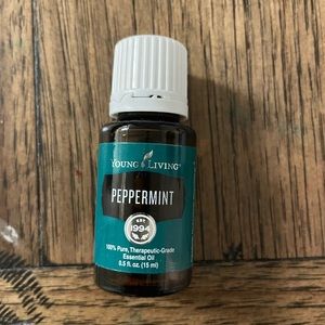 Peppermint essential oil 15ml bottle